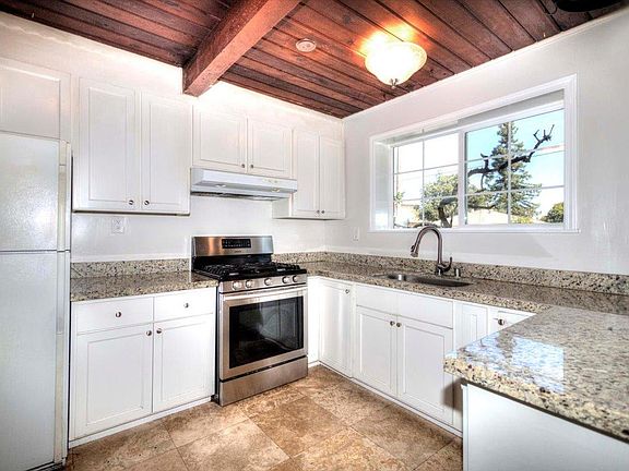 5th image of 1465 Navarro Dr