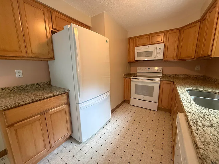 158 Tina Dr #B — Photo 24