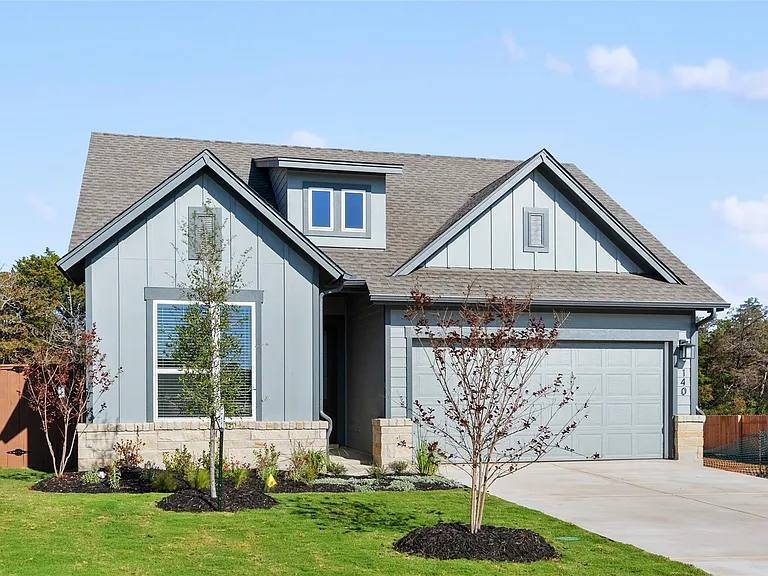 140 Cibolo Creek Loop — Photo 1