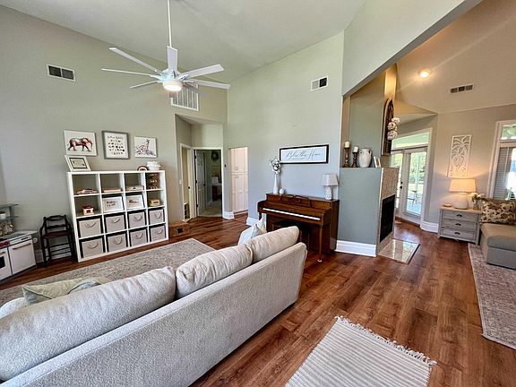 5th image of 4403 Southminster Cir