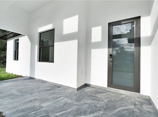 1018 Calvin Ave, Lehigh Acres, FL 33972