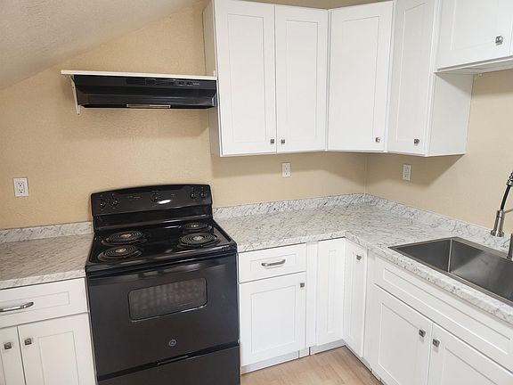 4th image of 228 Louisiana St