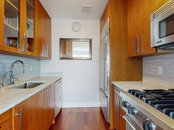 2nd image of 88 Greenwich St Penthouse S