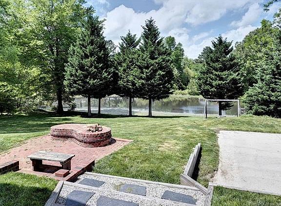 3rd image of 117 Chestnut Dr