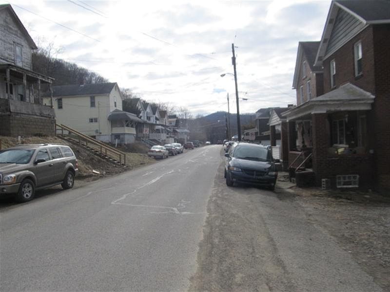 2nd image of 1160 Washington St