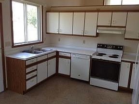 3rd image of 1427 8th St W