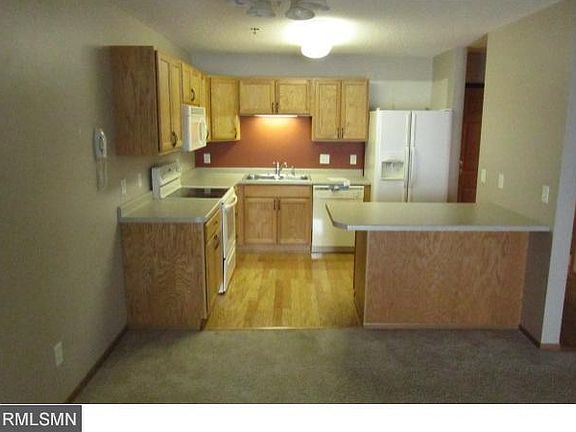 4th image of 880 Lyn Way Unit 103