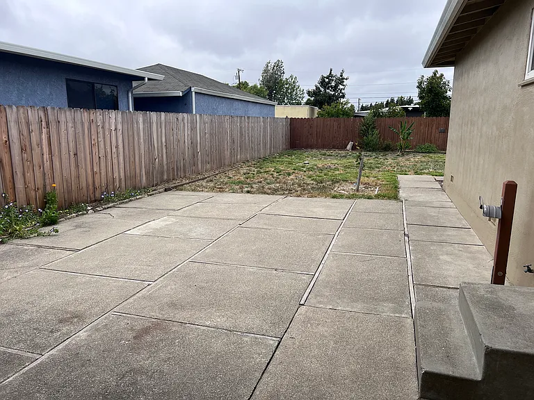 383 Shirley Ave — Photo 11