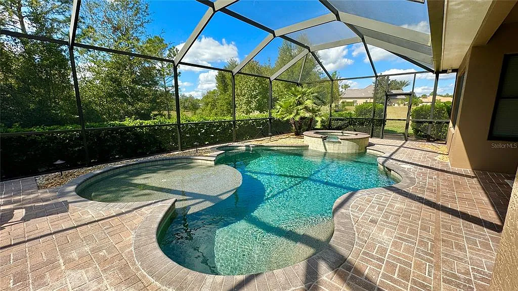 3 bed, 2.0 bath, 1963 sqft, $4,500 — Photo 2