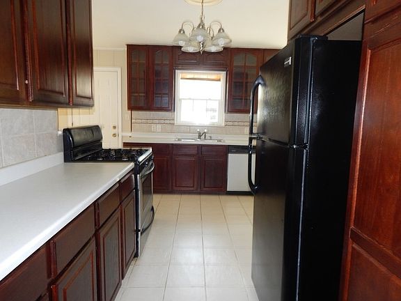 5th image of 3001 Tanglewood Dr
