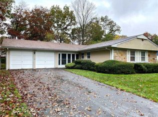 23 Pennaquid Rd, Coram, NY 11727