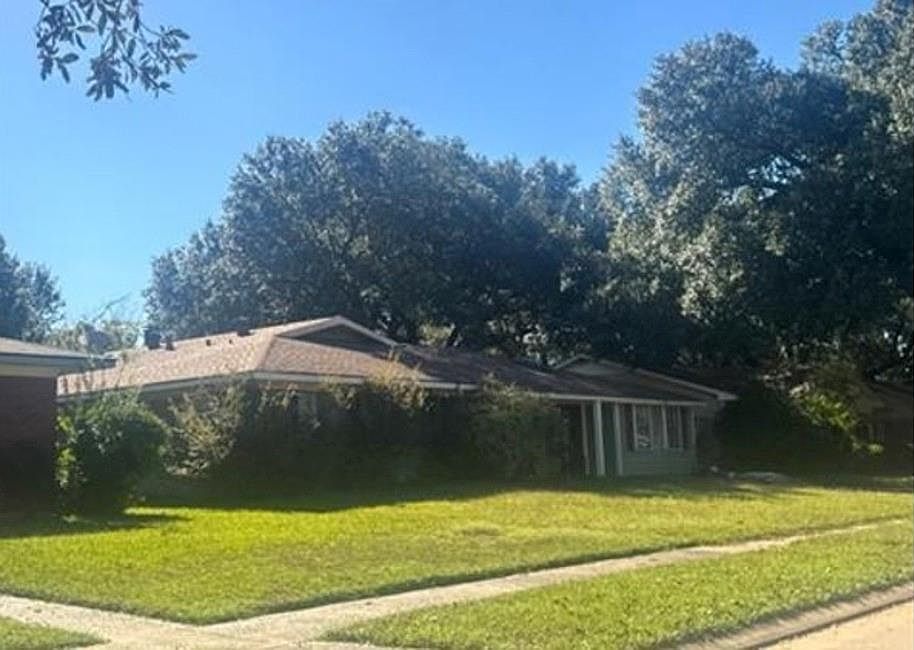 2nd image of 205 Brenda Dr