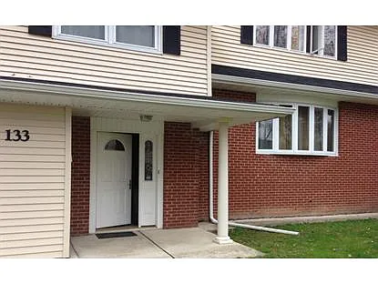 133 Northfield Rd photo 1