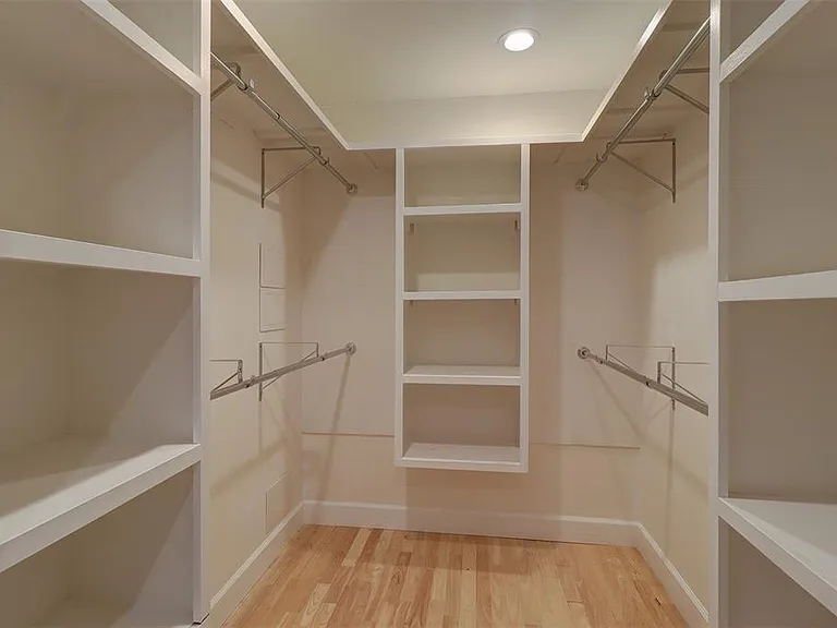 2958 Meadow Wood Dr — Photo 20