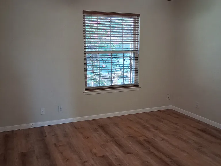 2811 Woodbury St #306 — Photo 13