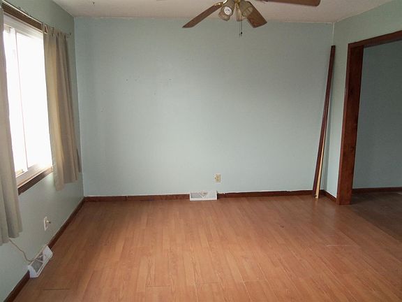 2nd image of 508 Camille St