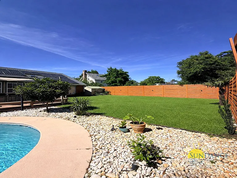115 Long Pointe Dr — Photo 13