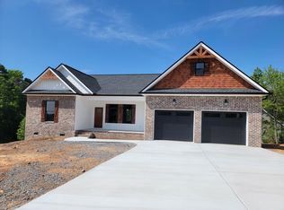 19 Kingsbury Notch Dr, Rock Spring, GA 30739
