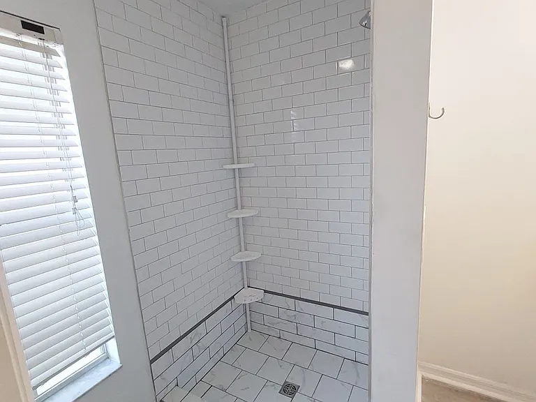 MSTR BATH