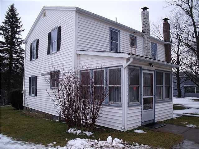 2nd image of 468 Quaker Rd