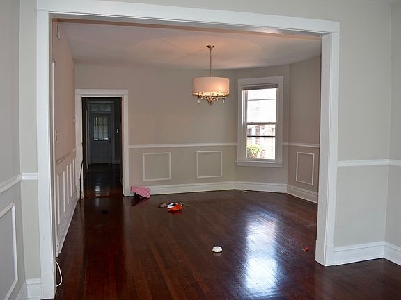 3rd image of 4340 N Sawyer Ave APT 2