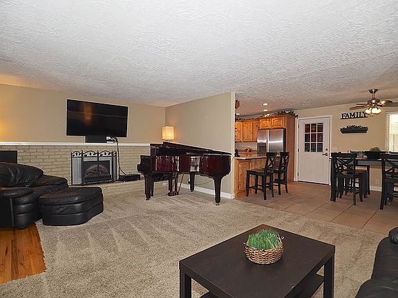 3rd image of 2760 S Venar Cir