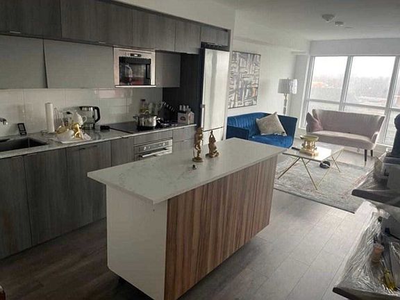 5th image of 585 Bloor St E #615