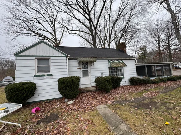 17000 Falcon Dr NE, Sand Lake, MI 49343