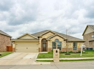 1621 Signature Dr, Weatherford, TX 76087