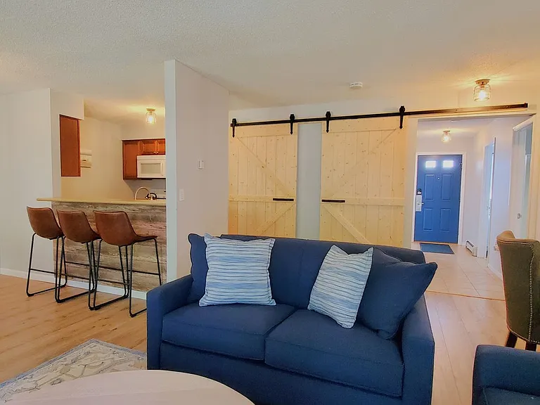 5741 Hilltop Way — Photo 3