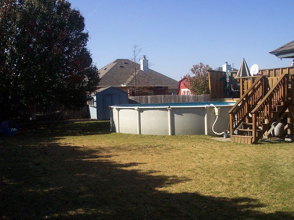 XLG Back Yard Pool w/Deck 