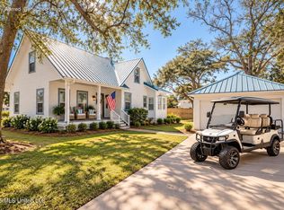 1209 Calhoun St, Ocean Springs, MS 39564