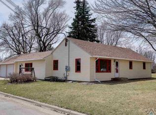507 E Elm St, Harrisburg, SD 57032