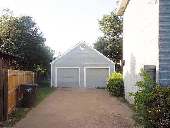2nd image of 2063 W Lotus Ave