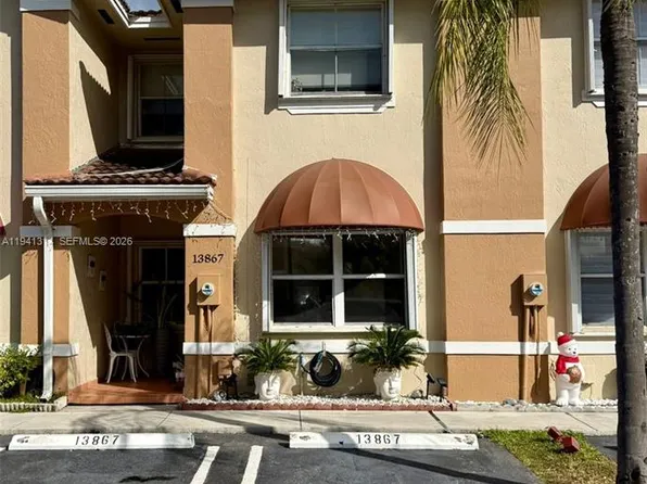 13867 SW 62nd Ter, Miami, FL 33183
