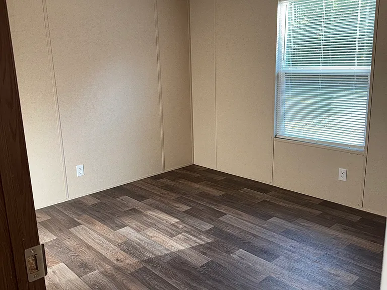 54346 Armstrong Rd — Photo 11