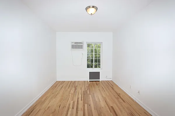 Rented by Nooklyn NYC LLC | media 12