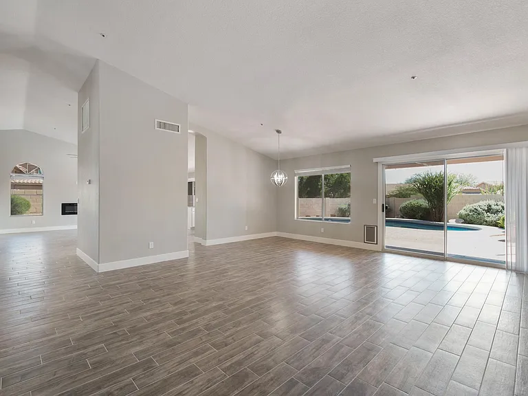 9295 E Rockwood Dr — Photo 15