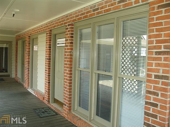 3rd image of 1060 Salem Walk Dr Suite 3