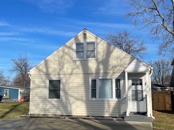 4826 Hiawatha Dr