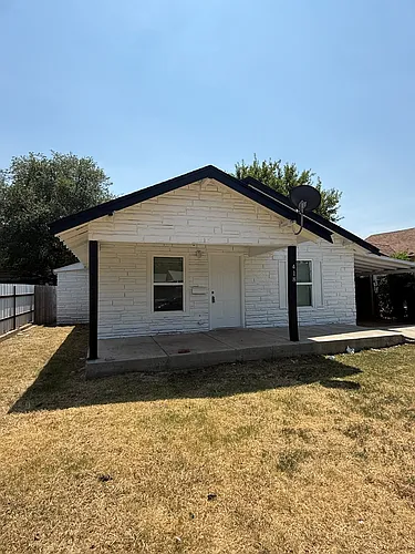 418 SW 32nd St Photo 1