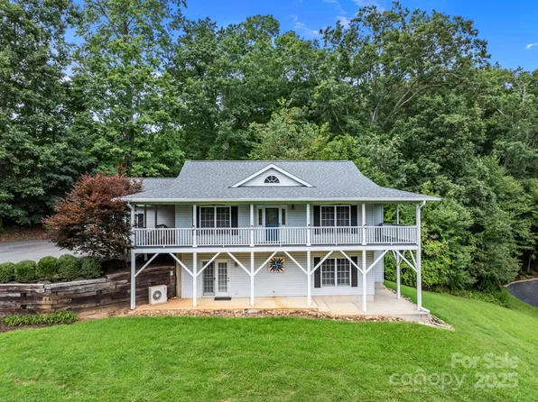 214 Noland Downs Rd, Waynesville, NC 28785