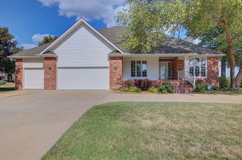 1st image of 3008 Cabrillo Dr