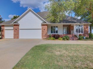 3008 Cabrillo Dr, Winfield, KS 67156