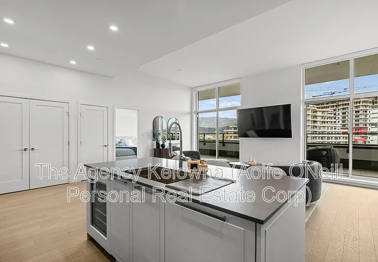 3389 Lakeshore Rd #603 — Photo 5