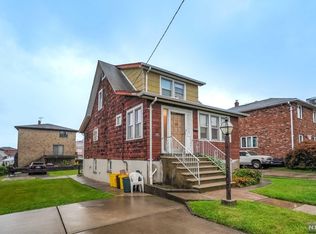 476 Park Ave, Fairview, NJ 07022