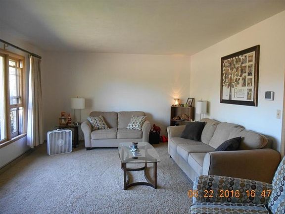 3rd image of 207 W Park Dr