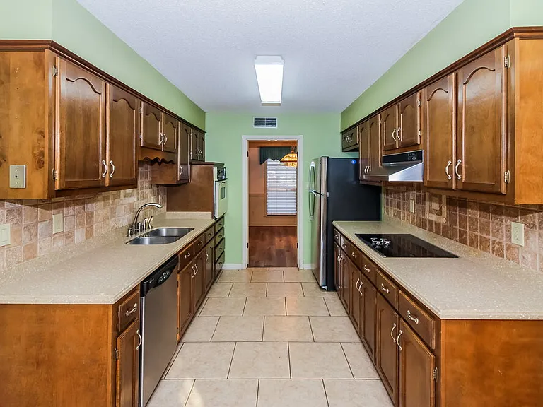 3467 Josee Ln — Photo 7