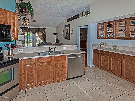 4th image of 516 Cricket Cove Ct