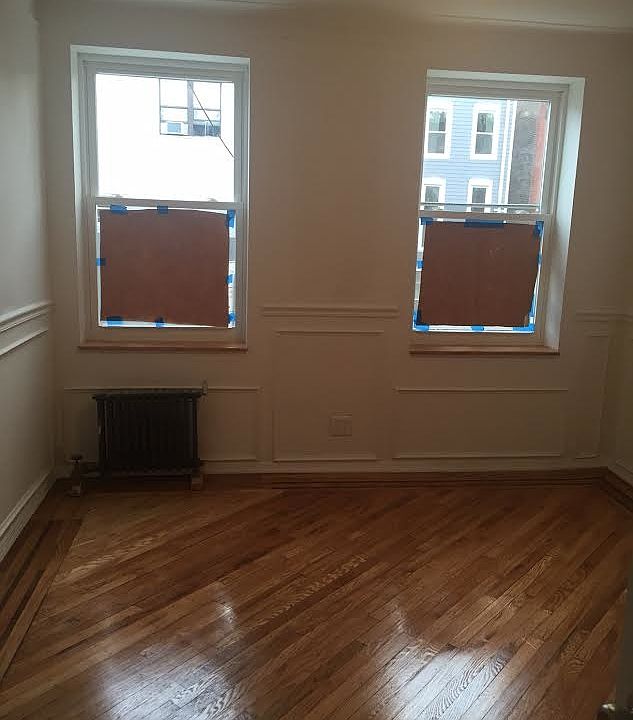 1st image of 261 13th St #2